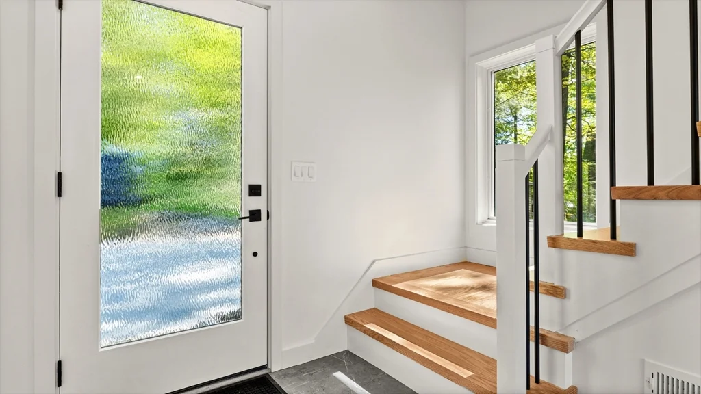 3 bed, 2 bath apartment for rent at 29 Chestnut Rd, Richmond — photo 25 of 42
