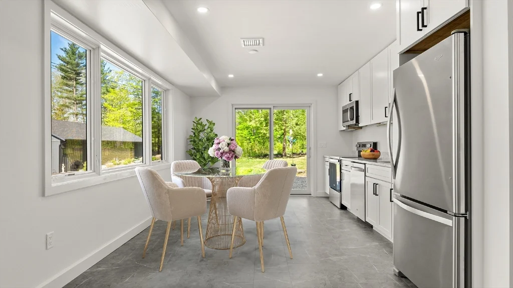 3 bed, 2 bath apartment for rent at 29 Chestnut Rd, Richmond — photo 13 of 42