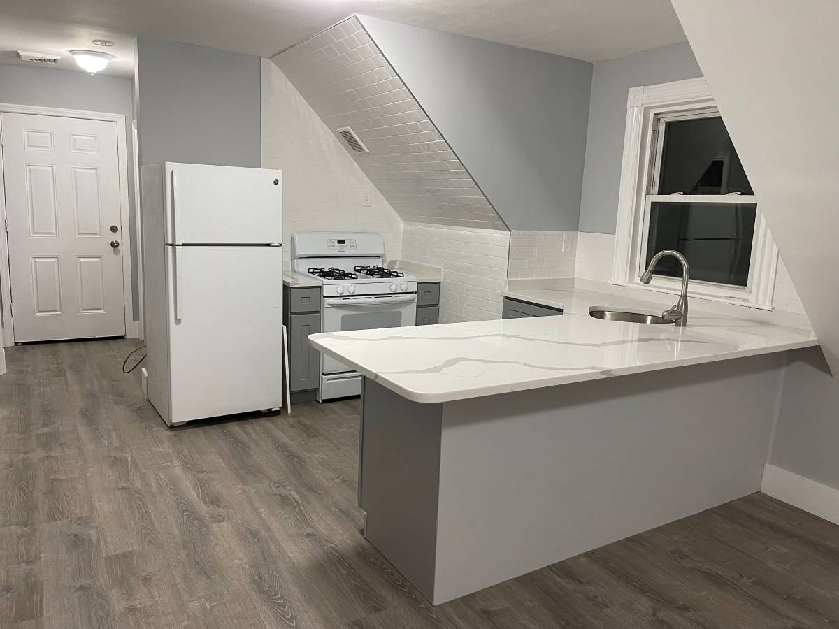 3 bed, 1 bath apartment for rent at 29 Clarkson St Unit 3, Dorchester — photo 6 of 9