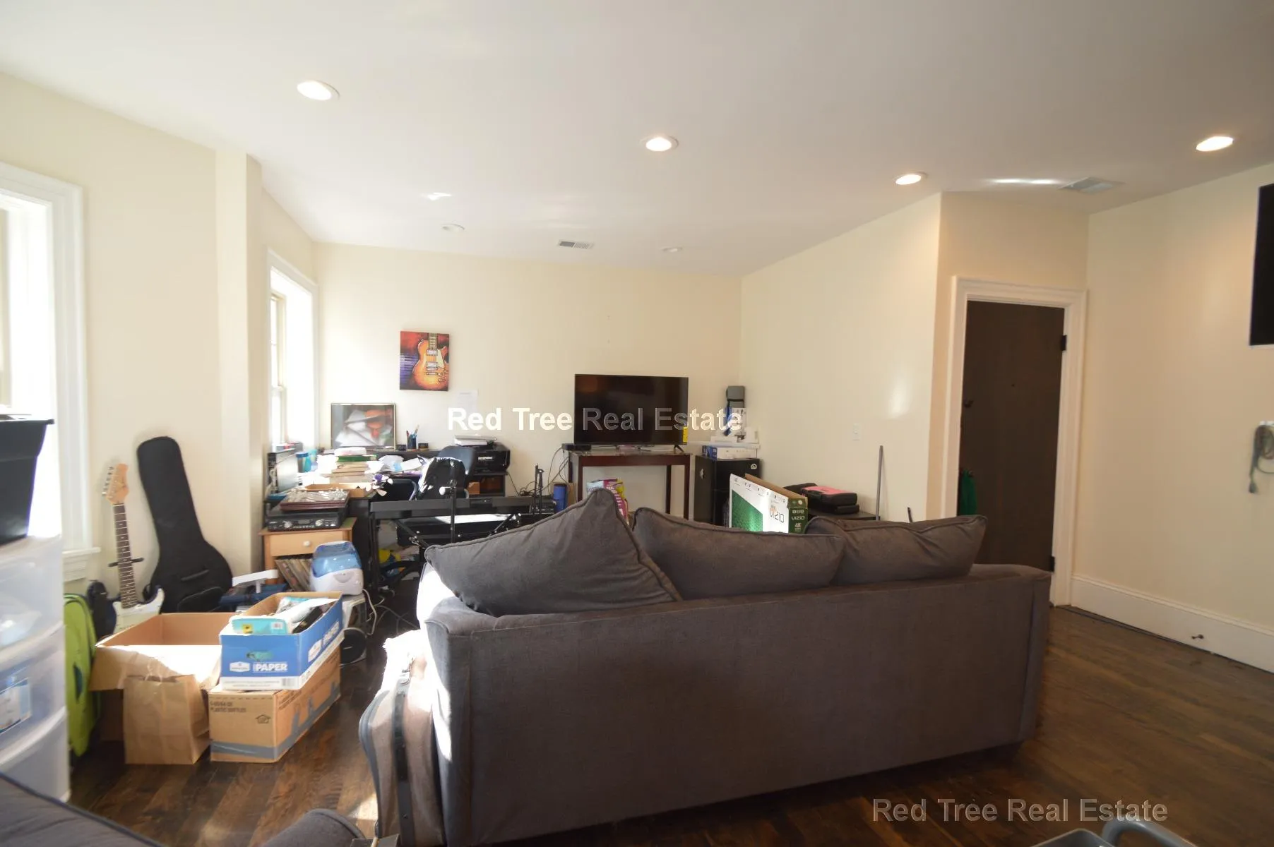 4 bed, 2 bath apartment for rent at 29 Commonwealth Ter Unit 3, Brighton — photo 4 of 22