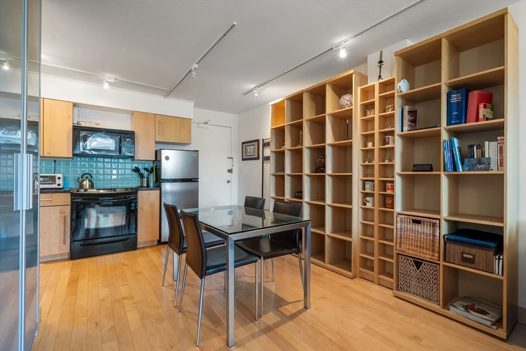 1 bed, 1 bath apartment for rent at 29 Concord Ave Unit 302, Neighborhood Nine — photo 5 of 20