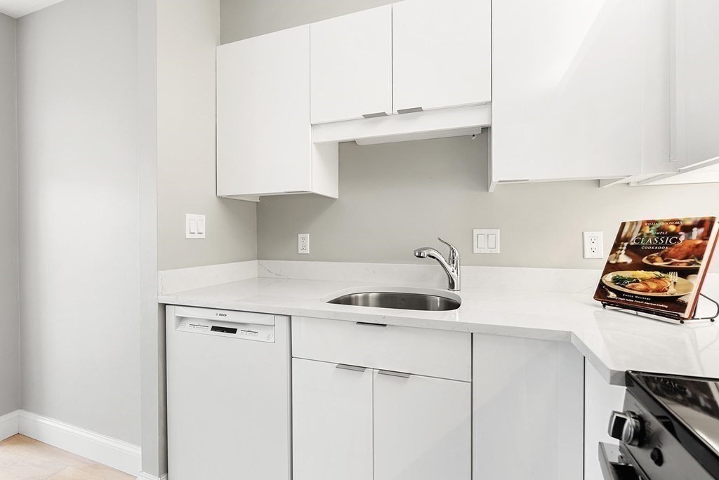 1 bed, 1 bath apartment for rent at 29 Concord Ave Unit 610, Harvard Square — photo 2 of 22