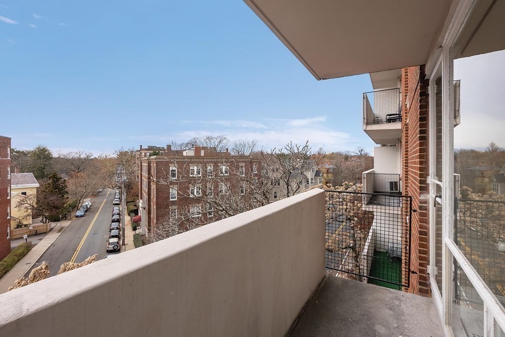 1 bed, 1 bath apartment for rent at 29 Concord Ave Unit 610, Harvard Square — photo 6 of 22