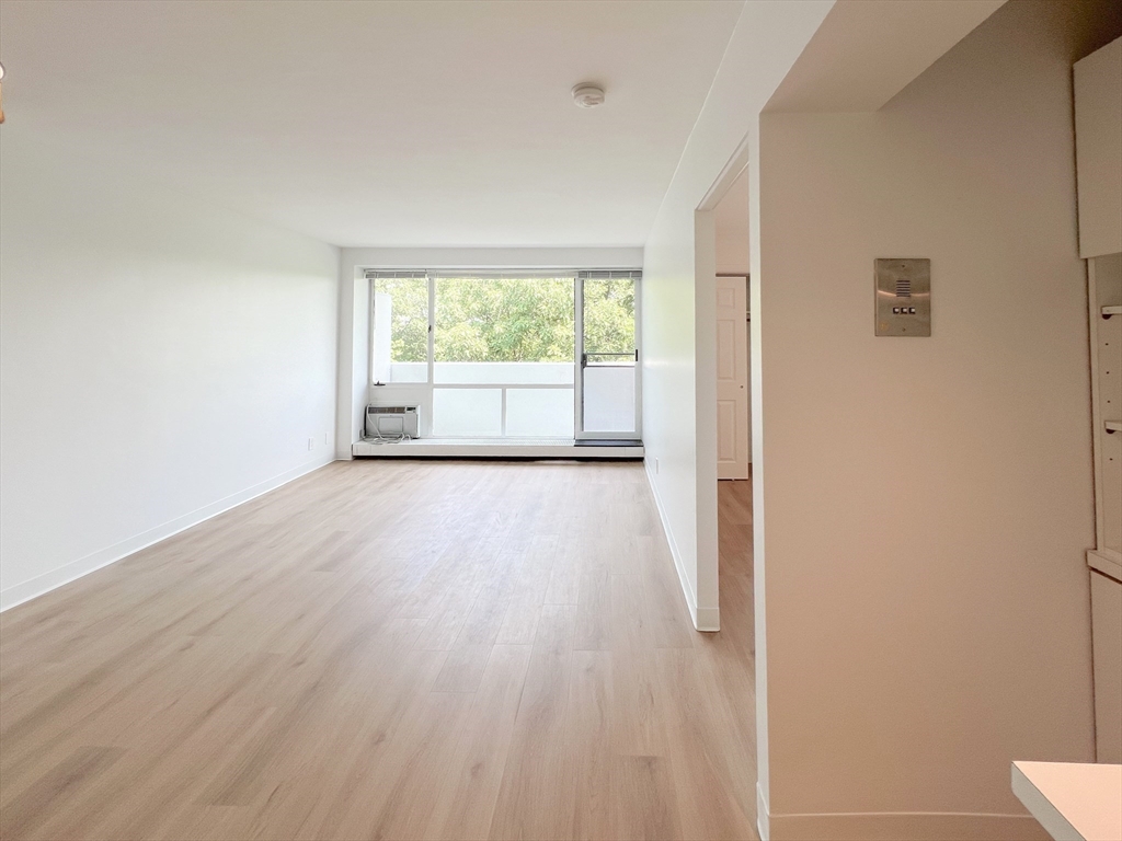 1 bed, 1 bath apartment for rent at 29 Concord Ave Unit 702, Harvard Square — photo 2 of 28
