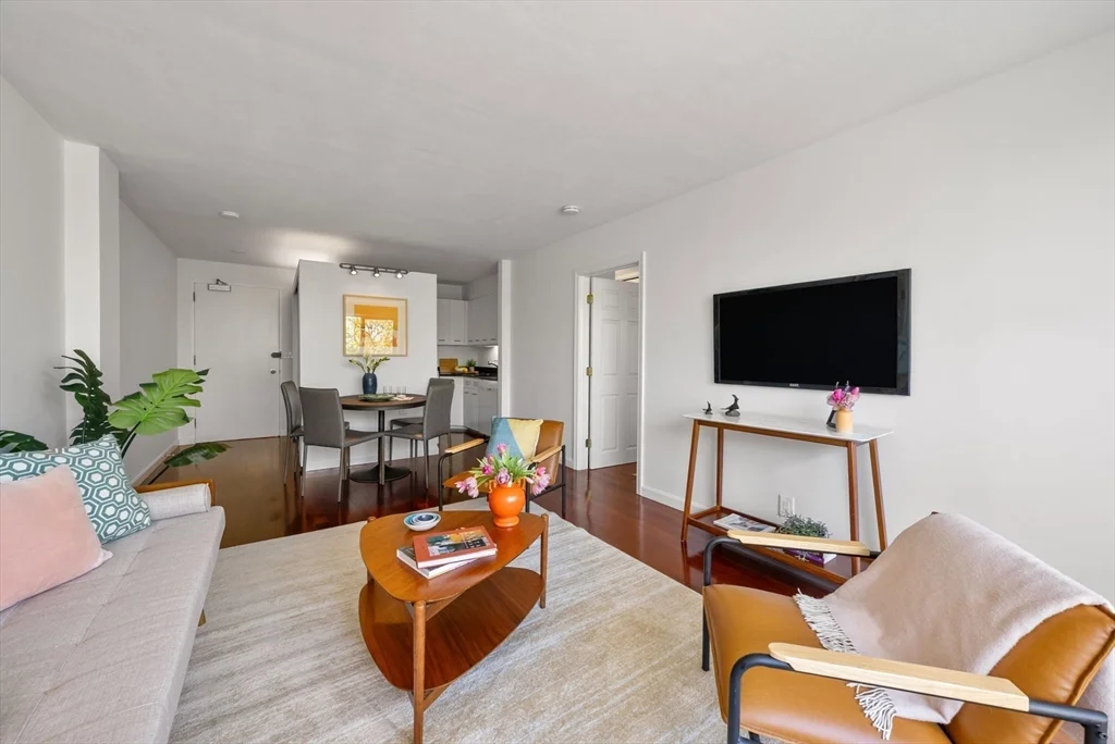 1 bed, 1 bath apartment for rent at 29 Concord Ave Unit 705, Neighborhood Nine — photo 5 of 14