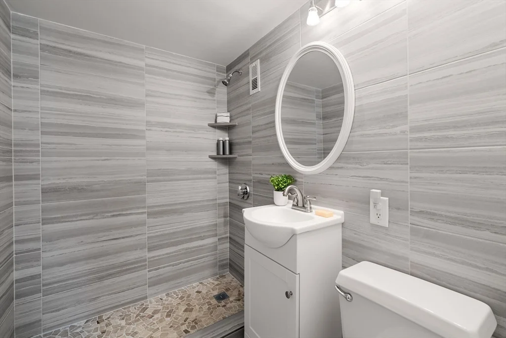 1 bed, 1 bath apartment for rent at 29 Concord Ave Unit 705, Neighborhood Nine — photo 12 of 14