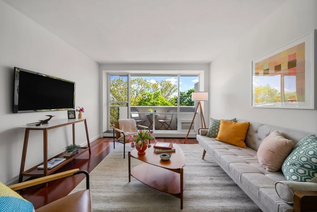 1 bed, 1 bath apartment for rent at 29 Concord Ave Unit 705, Neighborhood Nine — photo 3 of 14