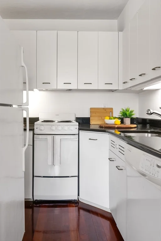 1 bed, 1 bath apartment for rent at 29 Concord Ave Unit 705, Neighborhood Nine — photo 9 of 14