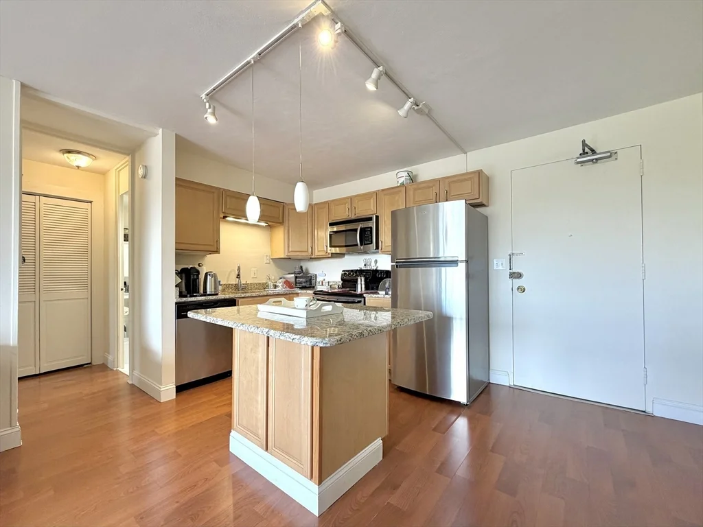 1 bed, 1 bath apartment for rent at 29 Concord Ave Unit 706, Harvard Square — photo 2 of 13