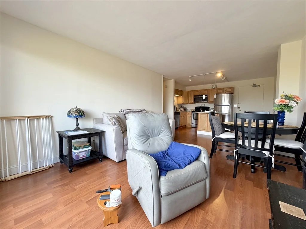 1 bed, 1 bath apartment for rent at 29 Concord Ave Unit 706, Harvard Square — photo 10 of 13