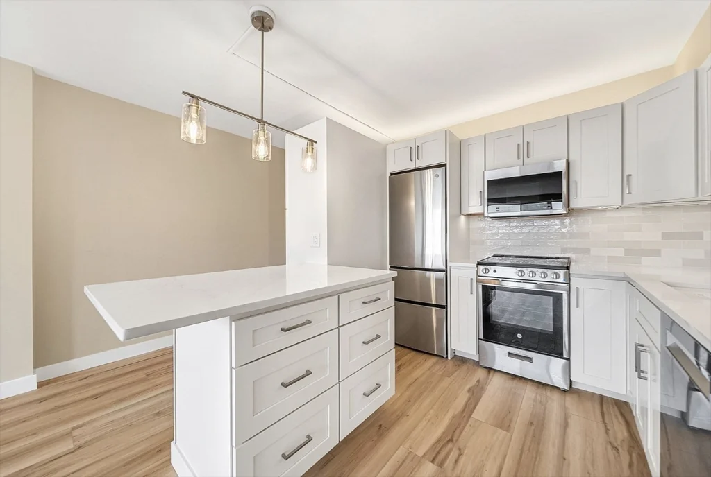 1 bed, 1 bath apartment for rent at 29 Concord Ave Unit 709, Neighborhood Nine — photo 3 of 14