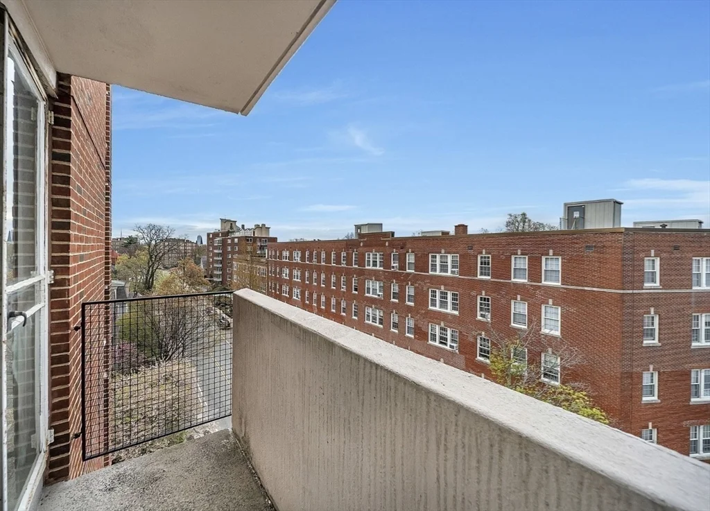 1 bed, 1 bath apartment for rent at 29 Concord Ave Unit 709, Neighborhood Nine — photo 12 of 14