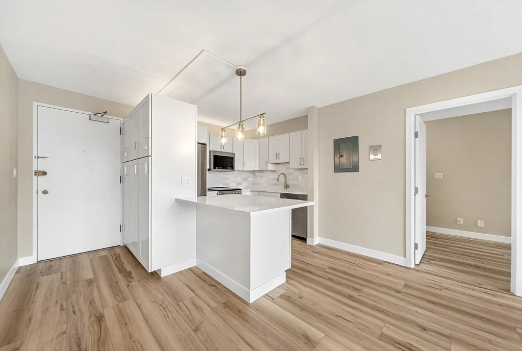1 bed, 1 bath apartment for rent at 29 Concord Ave Unit 709, Neighborhood Nine — photo 5 of 14