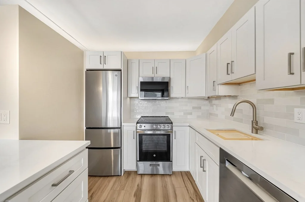 1 bed, 1 bath apartment for rent at 29 Concord Ave Unit 709, Neighborhood Nine — photo 4 of 14