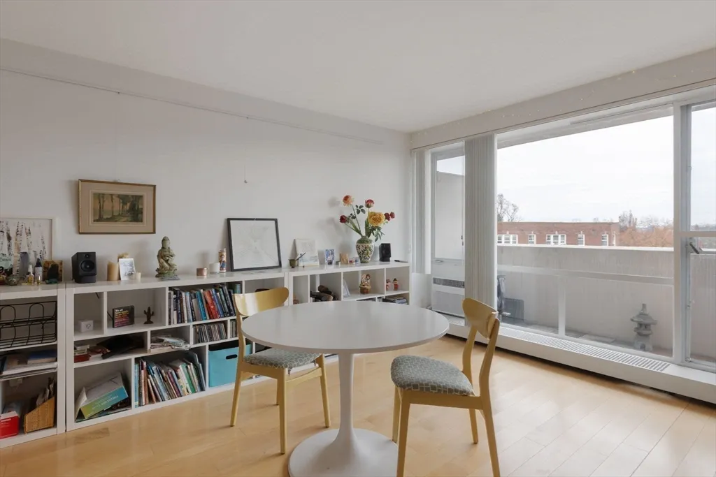 2 bed, 1 bath apartment for rent at 29 Concord Ave Unit 715, Neighborhood Nine — photo 5 of 26