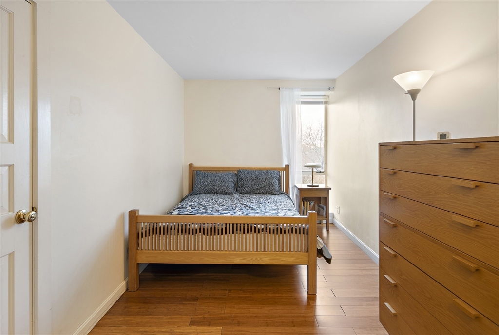 1 bed, 1 bath apartment for rent at 29 Concord Ave Unit 804, Neighborhood Nine — photo 4 of 13