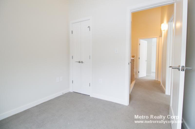 4 bed, 3.5 bath apartment for rent at 29 Cottage Park Ave, North Cambridge — photo 10 of 18