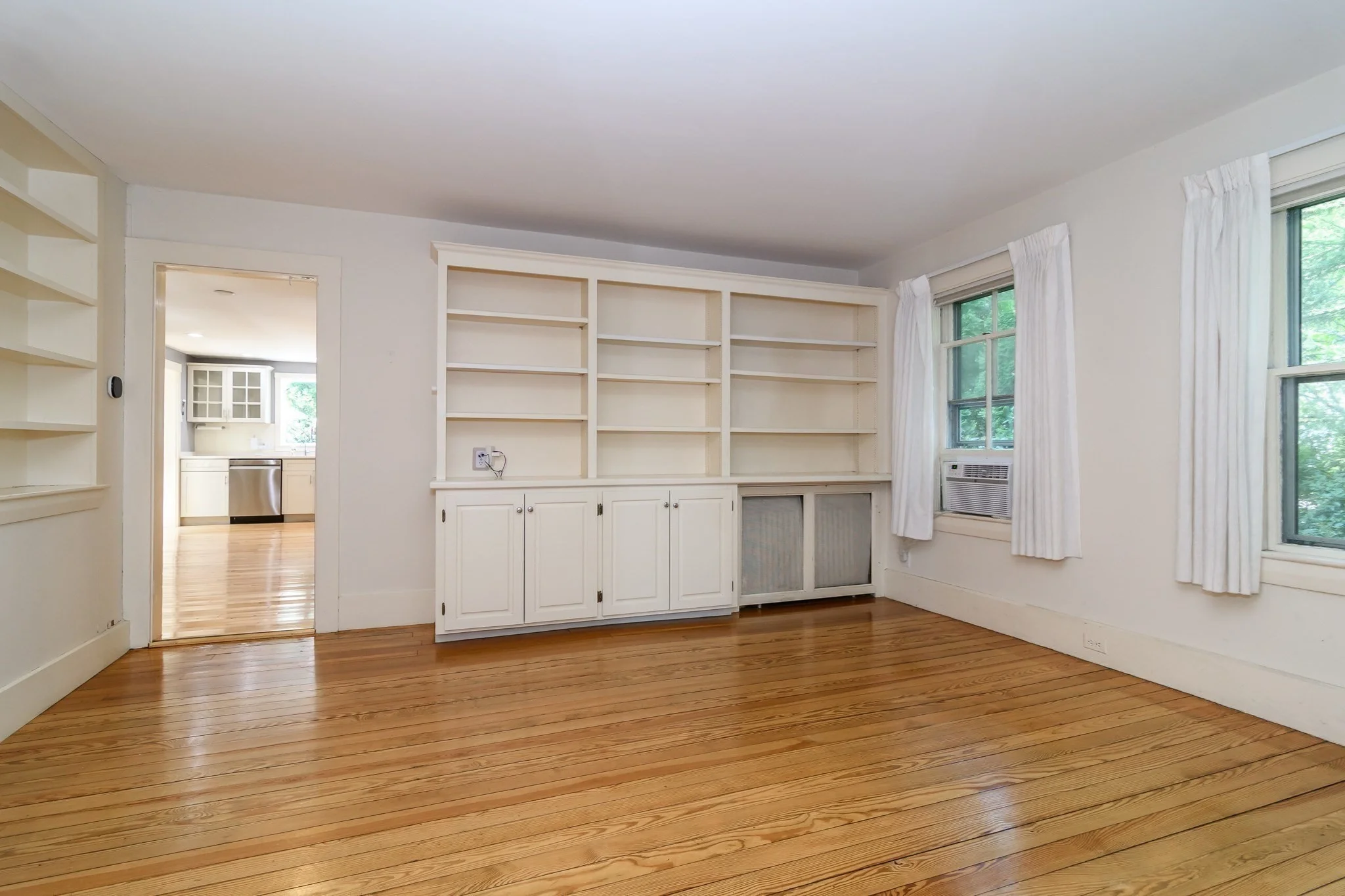 4 bed, 4+ bath apartment for rent at 29 Cottage St, Wellesley — photo 7 of 39