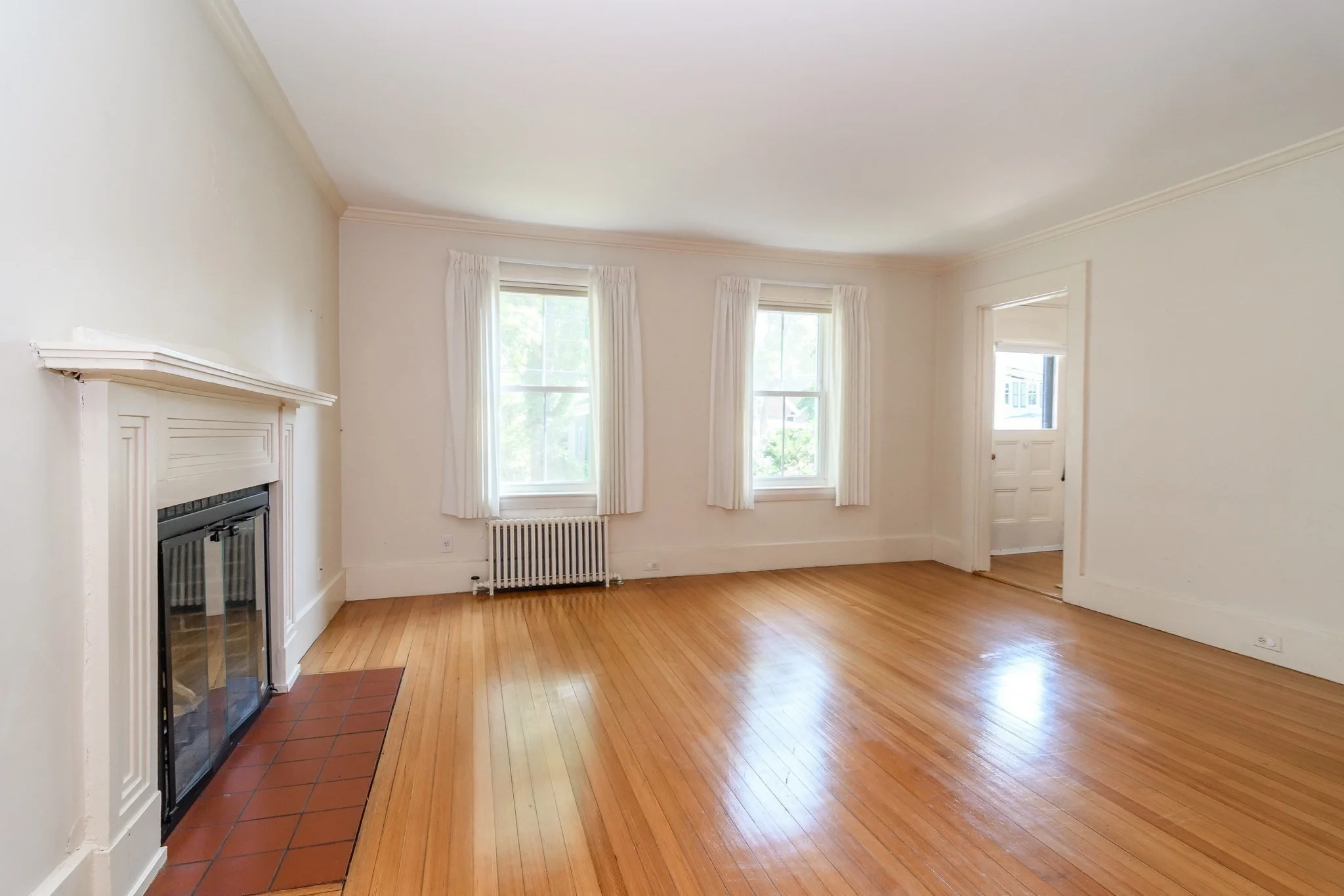 4 bed, 4+ bath apartment for rent at 29 Cottage St, Wellesley — photo 4 of 39