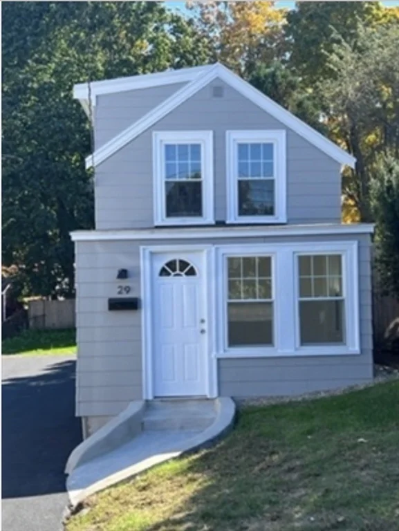 2 bed, 1 bath apartment for rent at 29 Cottage St, Westborough — photo 1 of 12