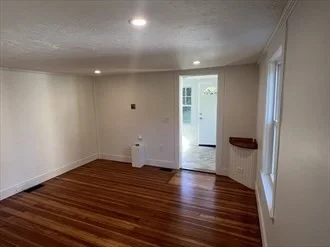2 bed, 1 bath apartment for rent at 29 Cottage St, Westborough — photo 4 of 12