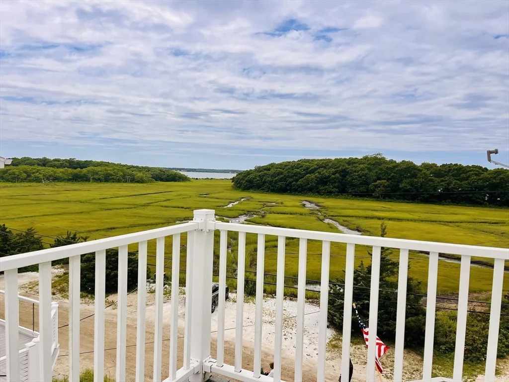 2 bed, 2 bath apartment for rent at 29 Cove St, Mattapoisett — photo 5 of 14
