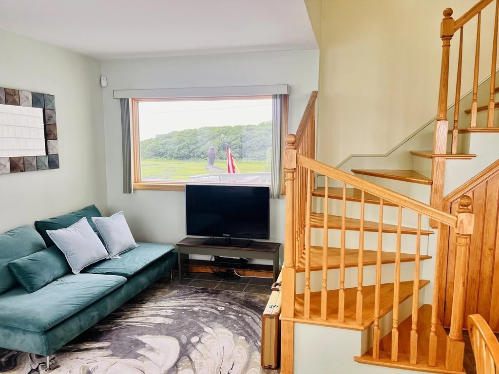 2 bed, 2 bath apartment for rent at 29 Cove St, Mattapoisett — photo 9 of 14