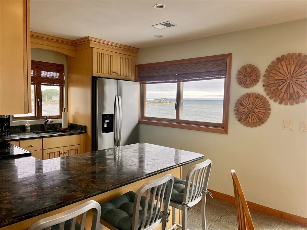 2 bed, 2 bath apartment for rent at 29 Cove St, Mattapoisett — photo 7 of 14