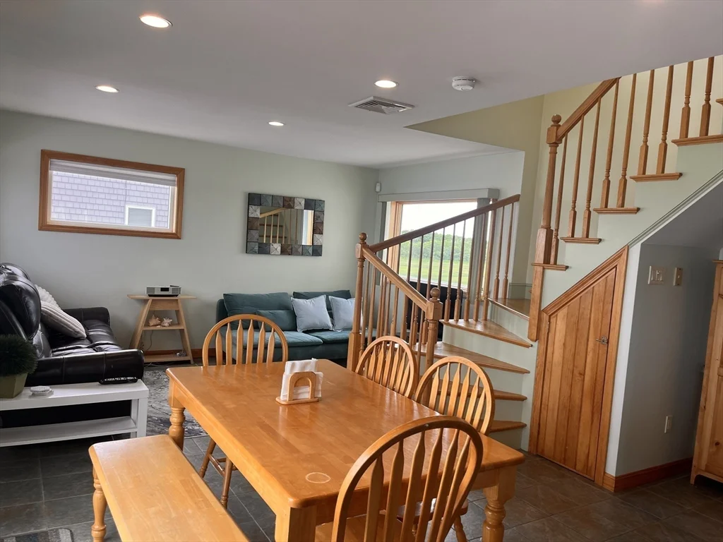 2 bed, 2 bath apartment for rent at 29 Cove St, Mattapoisett — photo 8 of 14