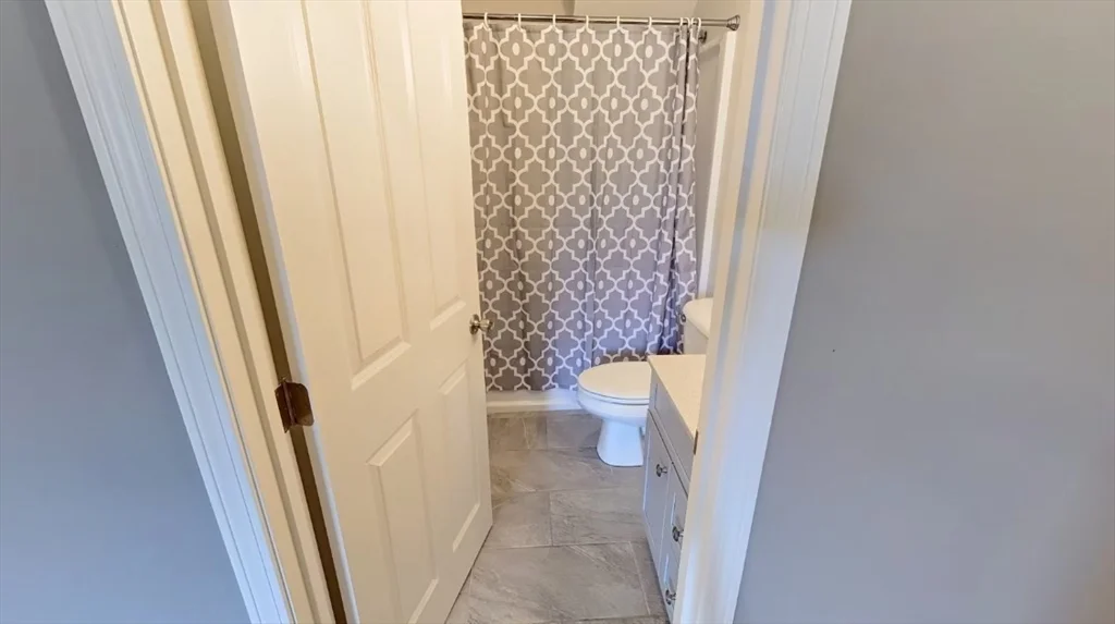 4 bed, 2 bath apartment for rent at 29 Creighton St Unit 3A, Providence — photo 3 of 7