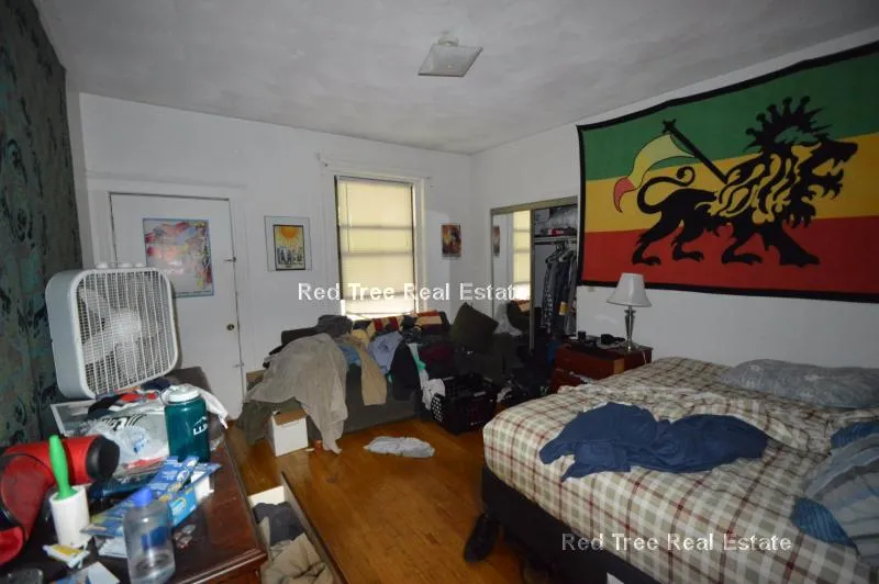 4 bed, 2 bath apartment for rent at 29 Cummings Rd Unit 6, Brighton — photo 4 of 9