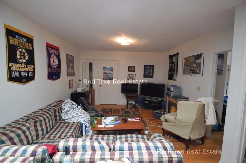 4 bed, 2 bath apartment for rent at 29 Cummings Rd Unit 6, Brighton — photo 2 of 9