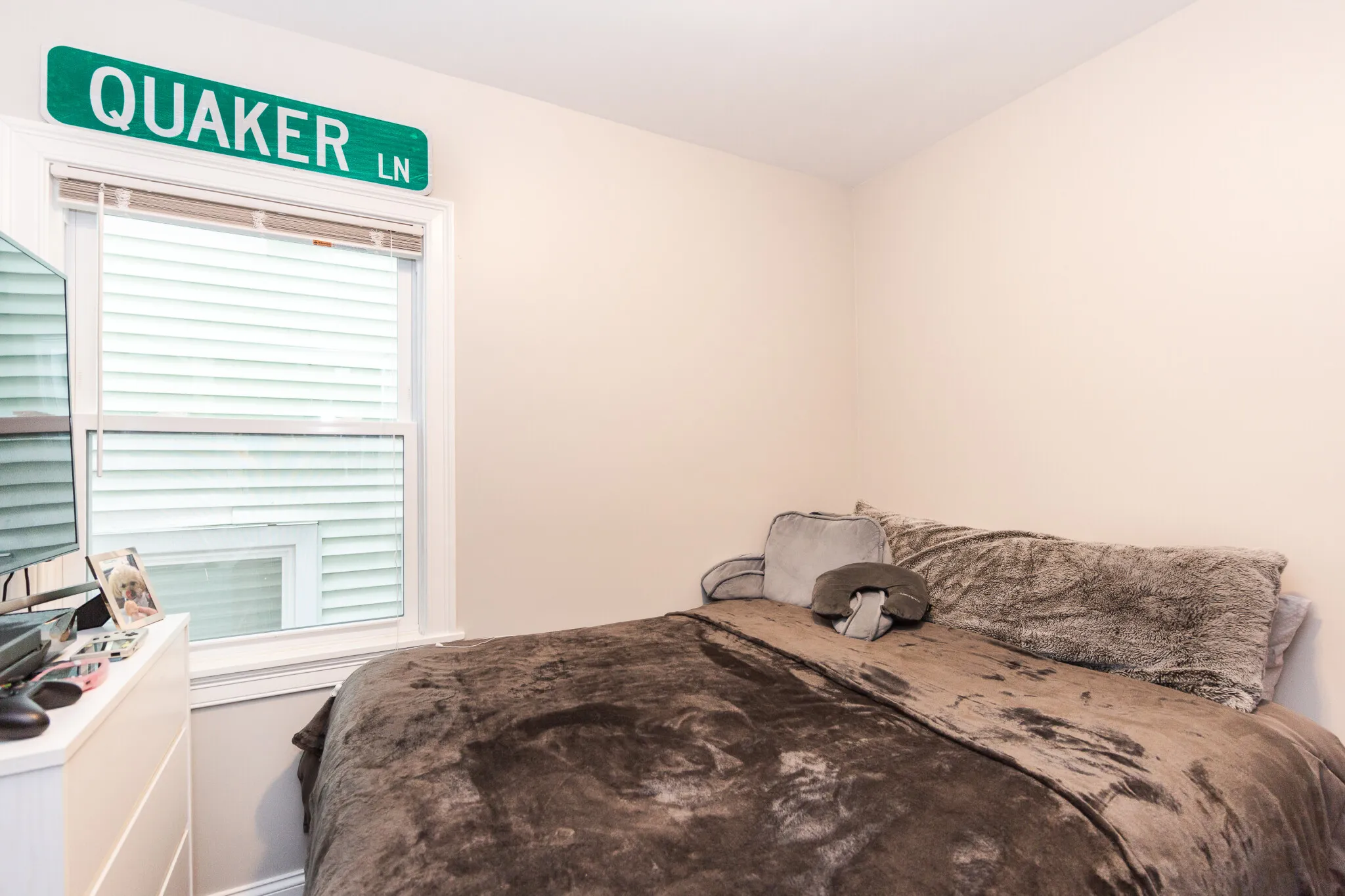 5 bed, 3 bath apartment for rent at 29 Darling St Unit 1, Mission Hill — photo 5 of 13
