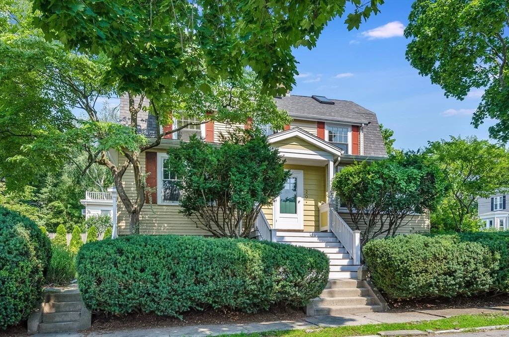 4 bed, 2 bath apartment for rent at 29 Devereaux St, Arlington — photo 33 of 33