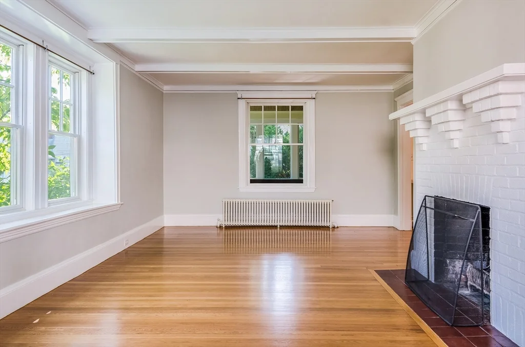 4 bed, 2 bath apartment for rent at 29 Devereaux St, Arlington — photo 8 of 33