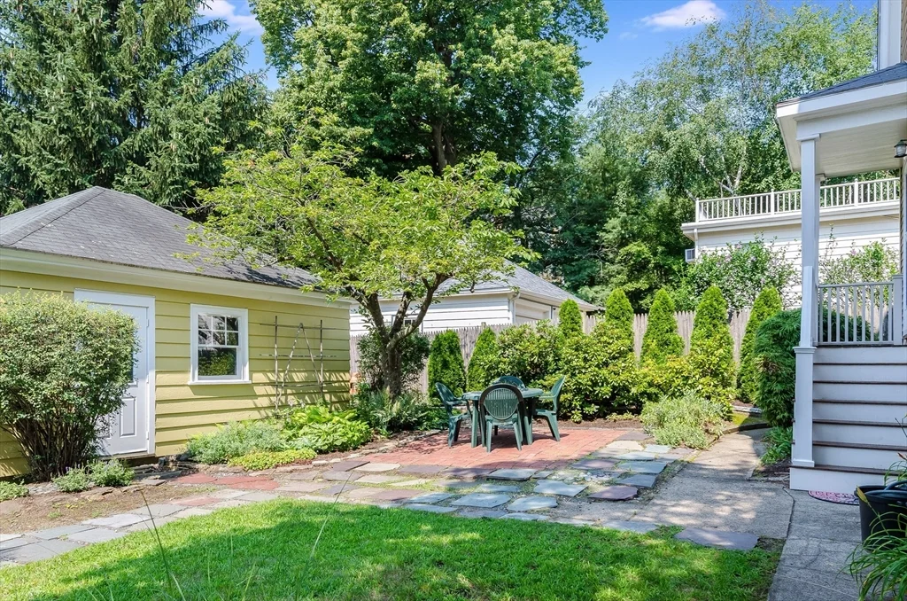 4 bed, 2 bath apartment for rent at 29 Devereaux St, Arlington — photo 31 of 33