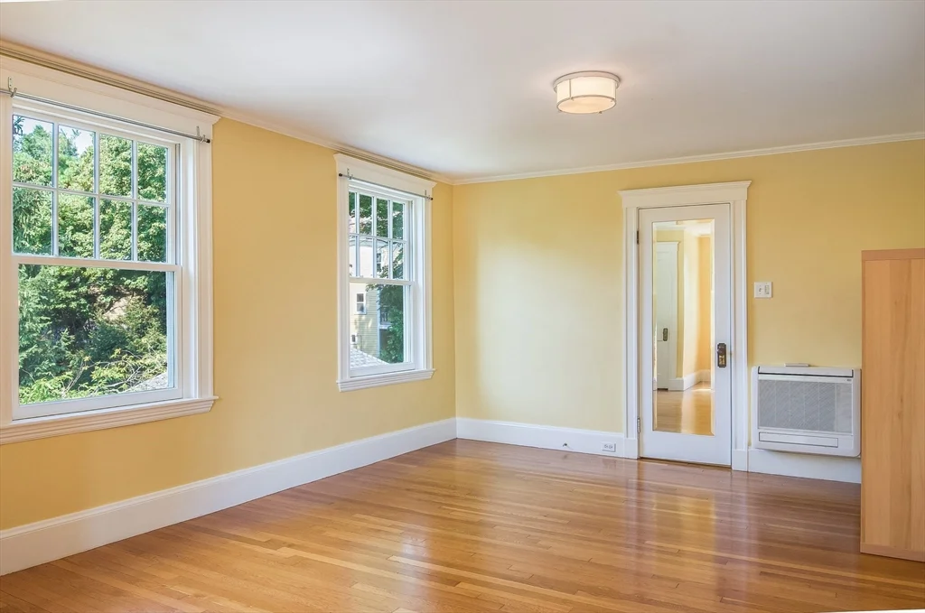 4 bed, 2 bath apartment for rent at 29 Devereaux St, Arlington — photo 20 of 33