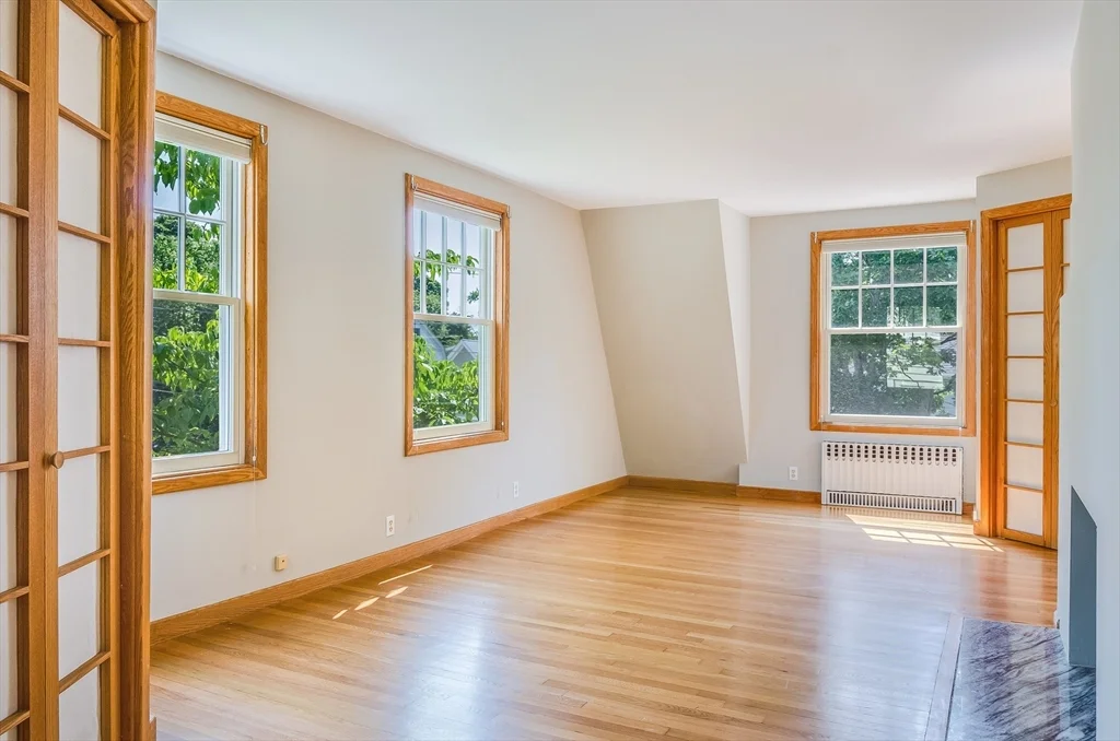 4 bed, 2 bath apartment for rent at 29 Devereaux St, Arlington — photo 22 of 33