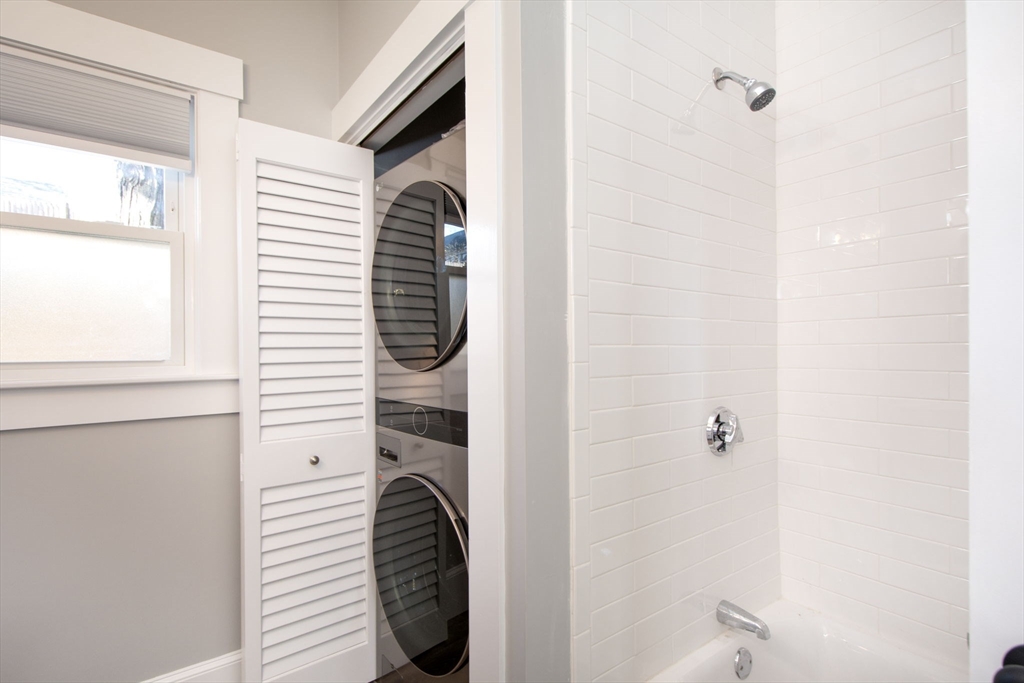 3 bed, 1 bath apartment for rent at 29 East Ave Unit 1, Whitman — photo 6 of 13