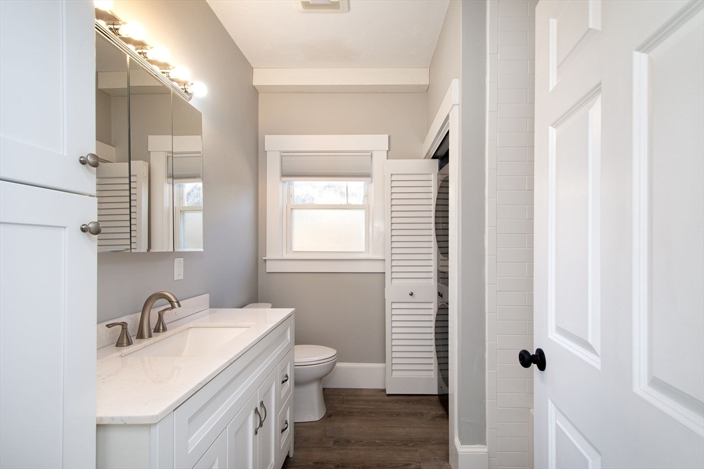 3 bed, 1 bath apartment for rent at 29 East Ave Unit 1, Whitman — photo 5 of 13