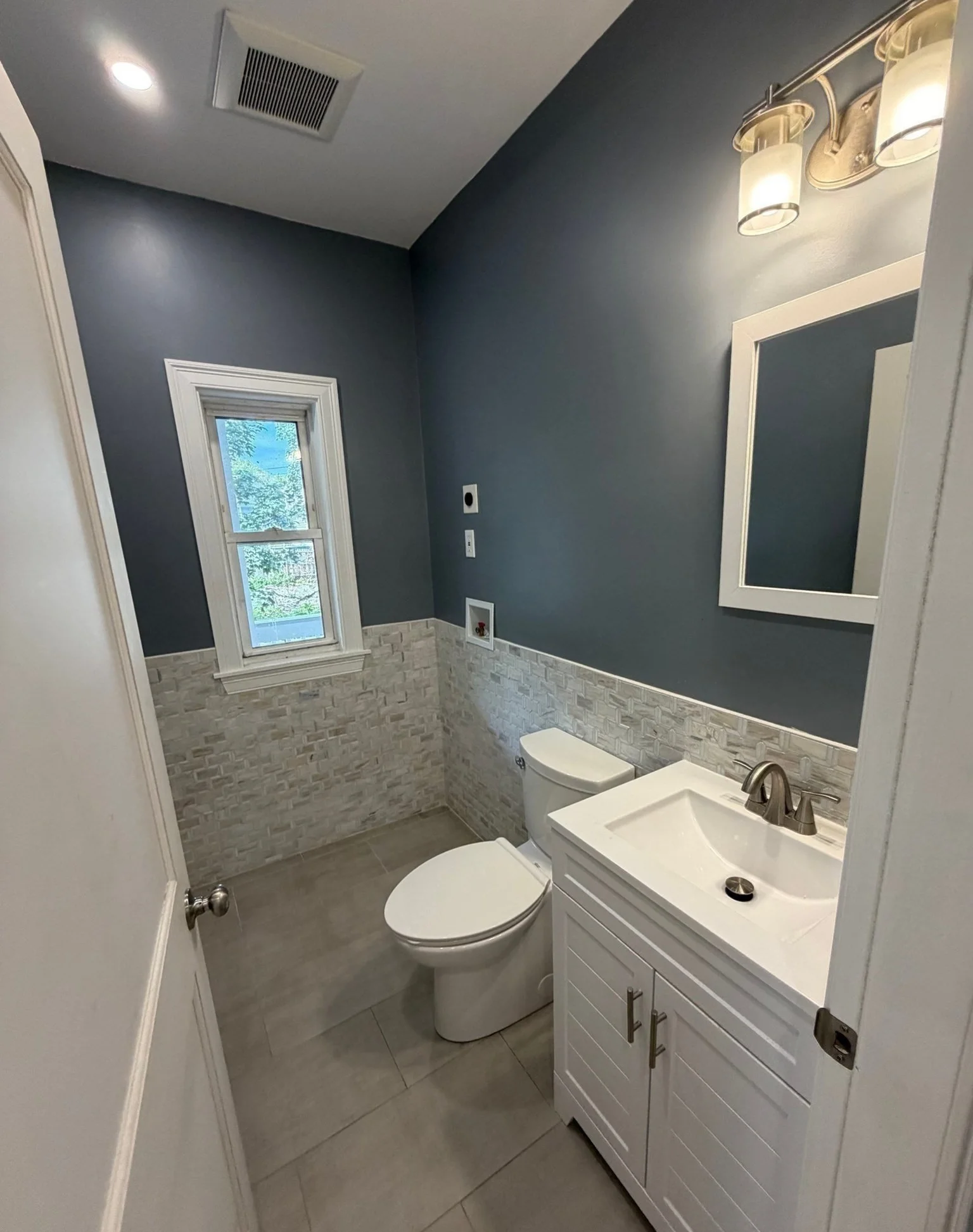 4 bed, 1 bath apartment for rent at 29 East St Unit 2, Dorchester — photo 13 of 15