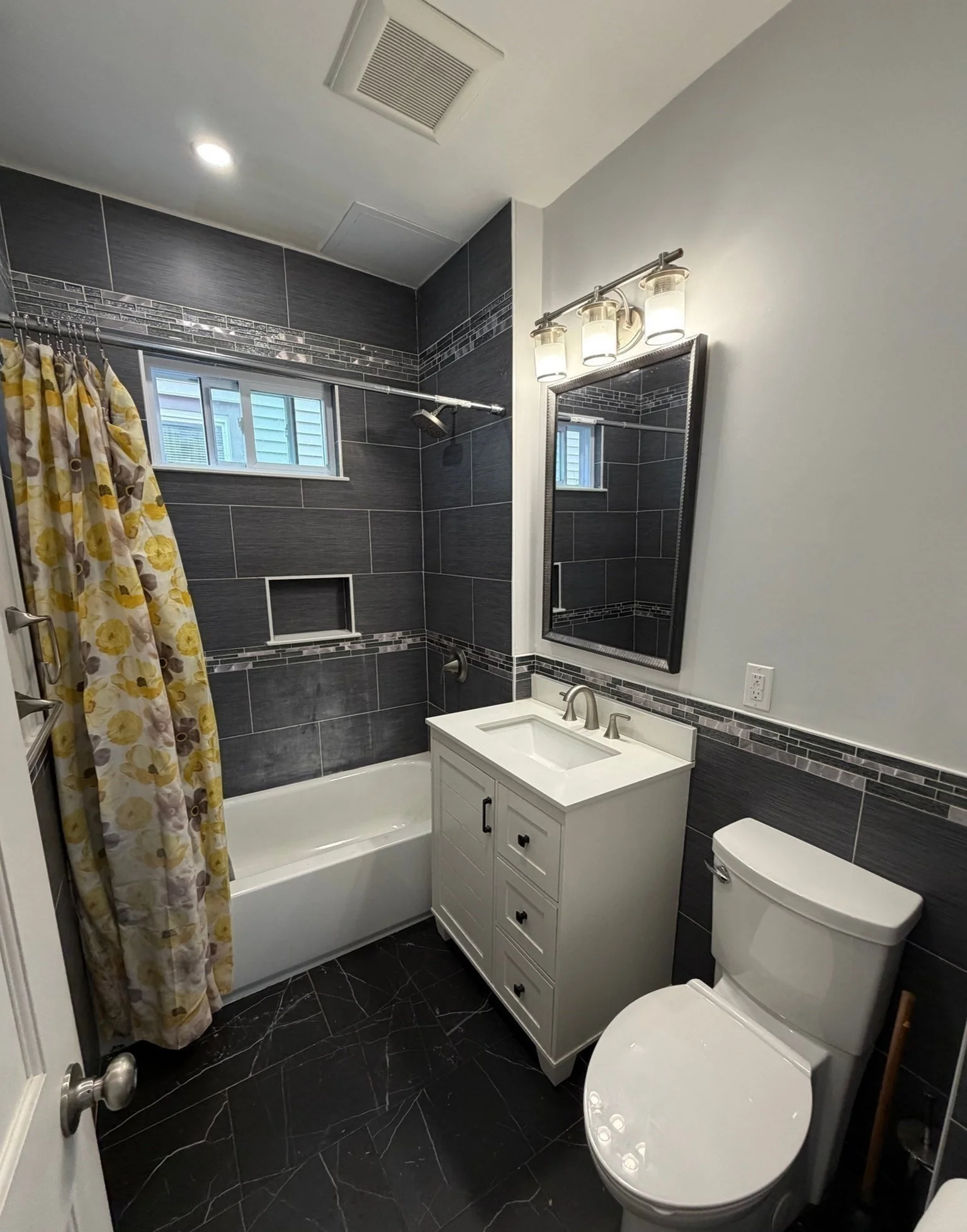 4 bed, 1 bath apartment for rent at 29 East St Unit 2, Dorchester — photo 9 of 15