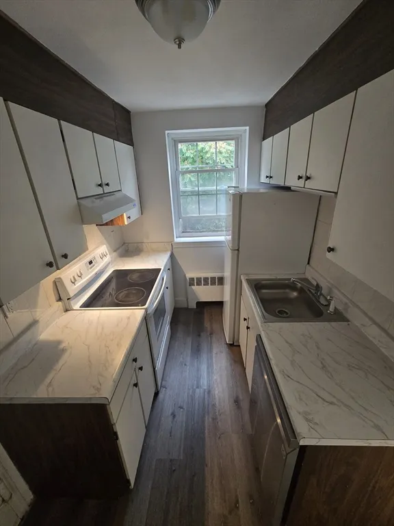 2 bed, 1 bath apartment for rent at 29 Englewood Ave Unit 6, Salisbury Road - Corey Farm — photo 1 of 9
