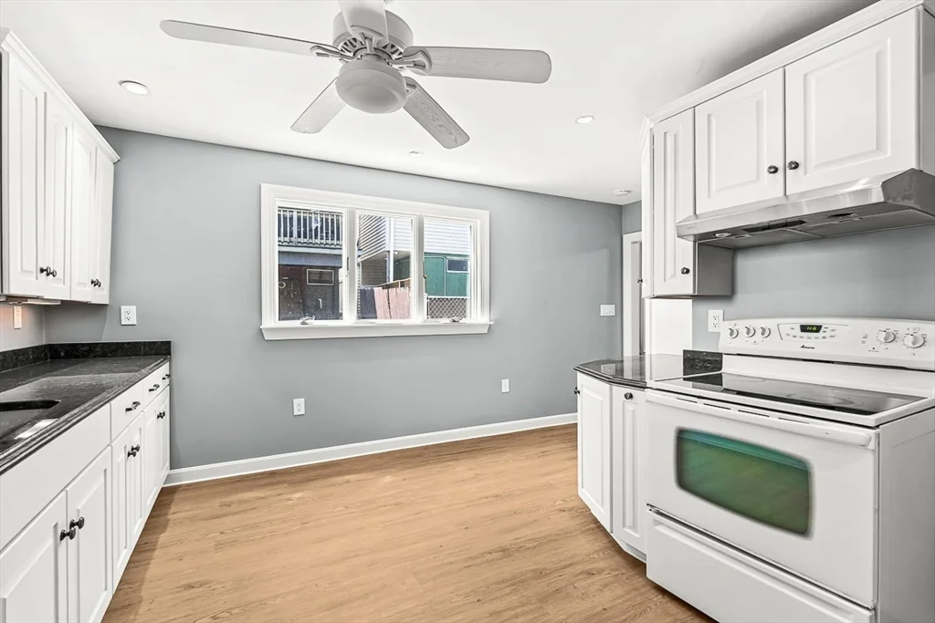 3 bed, 1 bath apartment for rent at 29 Fenwick St Unit 29, South Medford — photo 4 of 20
