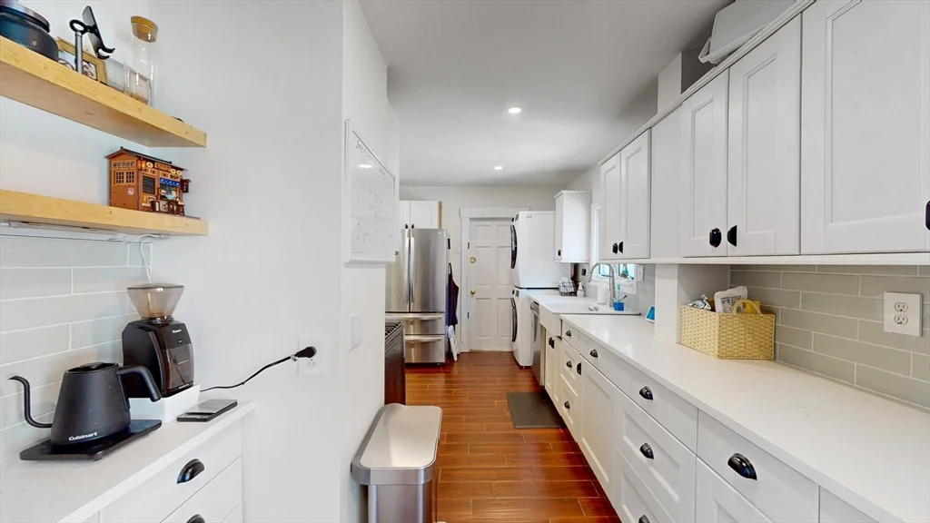 4 bed, 1 bath apartment for rent at 29 Fifield St Unit 29, Watertown — photo 6 of 23