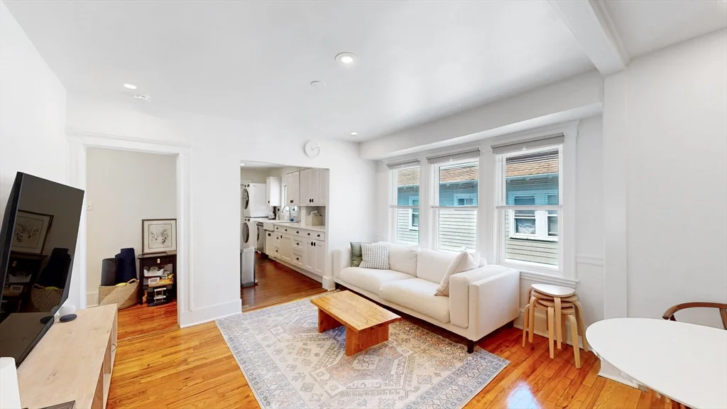 4 bed, 1 bath apartment for rent at 29 Fifield St Unit 29, Watertown — photo 4 of 23