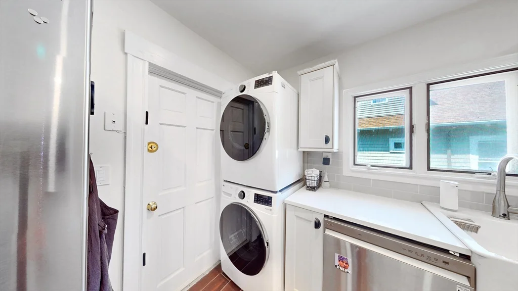 4 bed, 1 bath apartment for rent at 29 Fifield St Unit 29, Watertown — photo 8 of 23