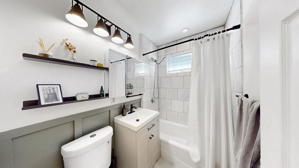 4 bed, 1 bath apartment for rent at 29 Fifield St Unit 29, Watertown — photo 11 of 23