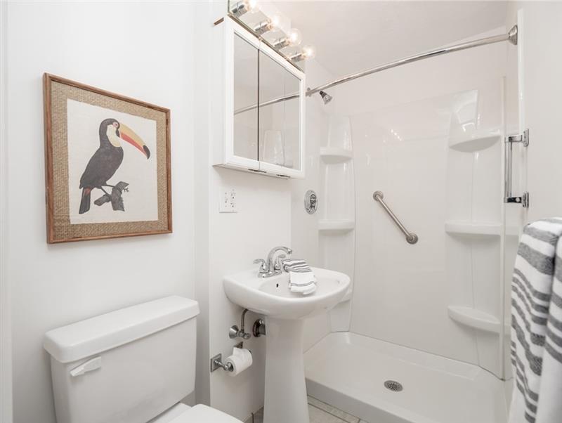 4 bed, 3 bath apartment for rent at 29 Florence St Unit 1, Medford — photo 18 of 21