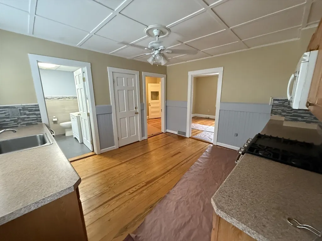 3 bed, 1 bath apartment for rent at 29 Forest Unit 29, North Plymouth — photo 5 of 10